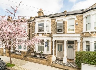Properties for sale in Eccles Road - SW11 1LZ view1