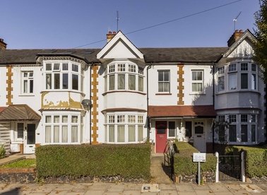 Properties sold in Egerton Gardens - NW4 4BB view1
