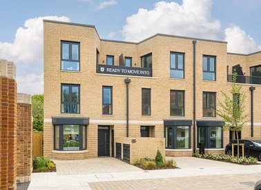 Properties for sale in Egerton Road - TW2 7SL view1