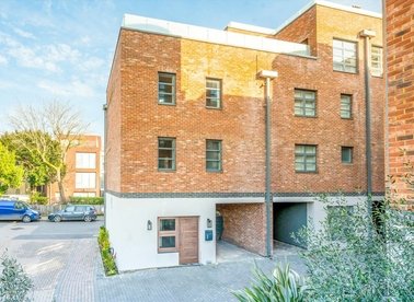 Properties for sale in Elm Grove - SW19 4BX view1