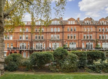 Properties for sale in Elm Park Gardens - SW10 9PA view1