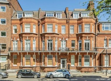 Properties for sale in Elm Park Gardens - SW10 9PB view1
