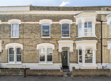 Properties for sale in Elm Park - SW2 2UB view1