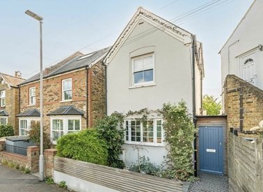 Properties for sale in Elm Road - KT2 6HP view1