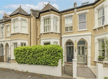Properties for sale in Elms Crescent - SW4 8QT view1