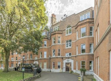 Properties for sale in Elms Crescent - SW4 8QH view1