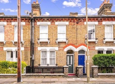 Properties for sale in Elsley Road - SW11 5LL view1