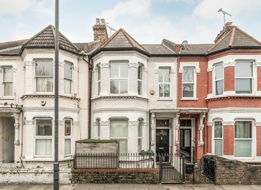 Properties for sale in Elspeth Road - SW11 1DS view1