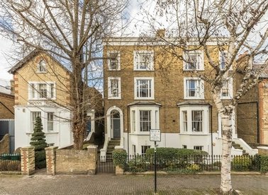 Properties for sale in Elsynge Road - SW18 2HN view1