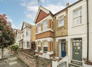 Properties for sale in Elthorne Avenue - W7 2JN view1