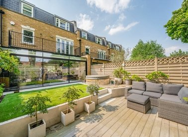 Emerald Square, London, SW15