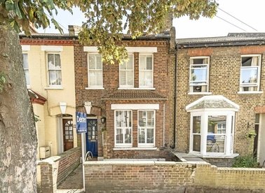 Properties for sale in Endsleigh Road - W13 0RE view1