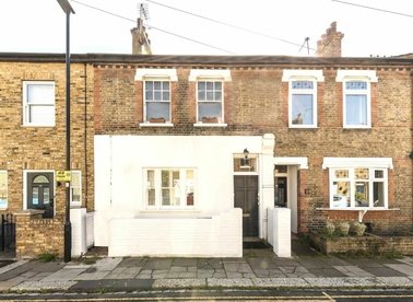 Properties for sale in Enfield Road - TW8 9NX view1