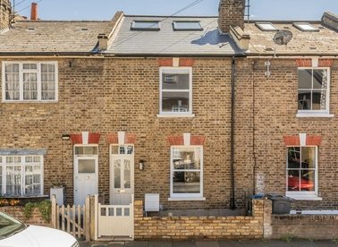 Properties for sale in Enfield Road - TW8 9PB view1