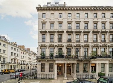 Properties for sale in Ennismore Gardens - SW7 1NL view1