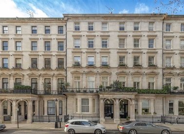 Properties for sale in Ennismore Gardens - SW7 1AB view1