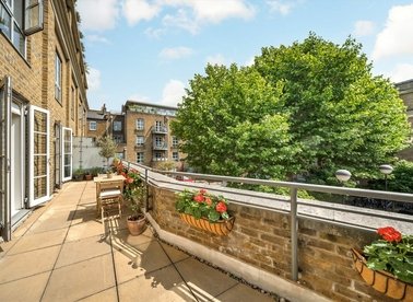 Properties for sale in Essex Road - N1 2SD view1