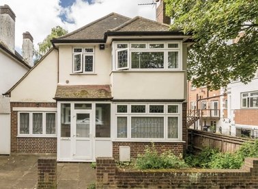 Properties for sale in Eversley Crescent - TW7 4LD view1