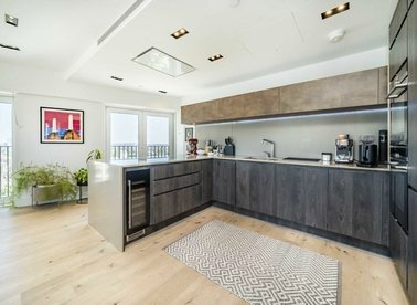 Properties for sale in Exchange Gardens - SW8 1BN view1