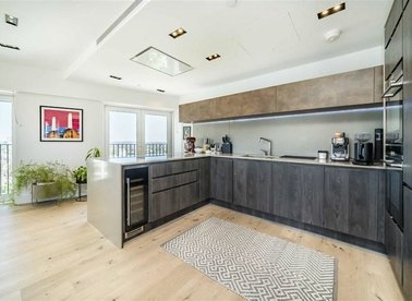 Properties for sale in Exchange Gardens - SW8 1BN view1
