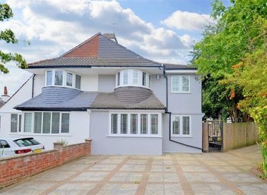 Properties for sale in Exford Gardens - SE12 9HE view1
