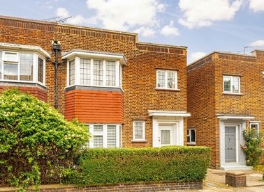 Properties for sale in Fairlawn Avenue - W4 5EF view1