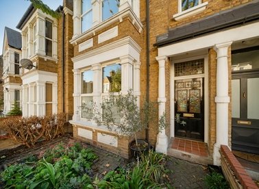 Properties for sale in Fairlight Avenue - NW10 8AN view1