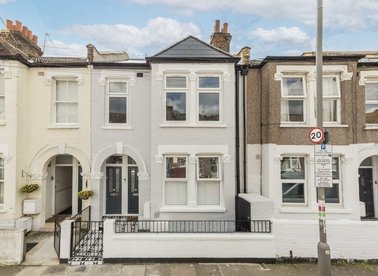 Properties for sale in Fairlight Road - SW17 0JE view1