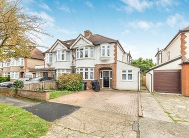 Properties for sale in Fairmead - KT5 9BA view1