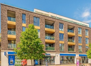 Properties for sale in Falcon Road - SW11 2LR view1