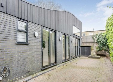 Properties for sale in Falstaff Mews - TW12 1LY view1