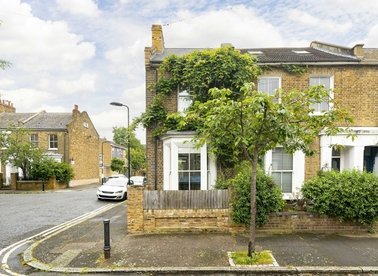 Properties for sale in Fassett Square - E8 1DQ view1
