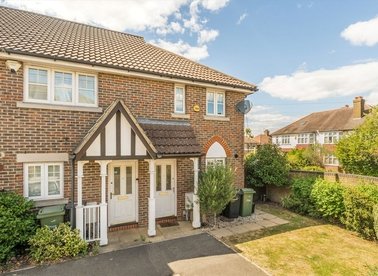 Properties for sale in Fawcett Close - SW16 2QJ view1