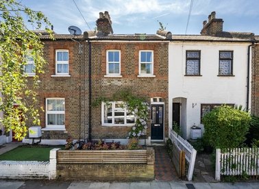 Properties for sale in Felix Road - W13 0NY view1