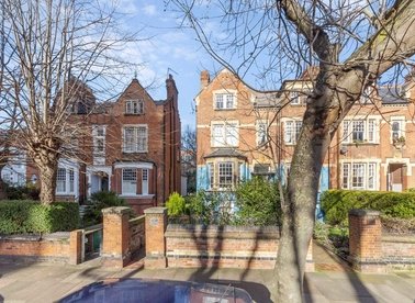 Properties for sale in Fellows Road - NW3 3JG view1