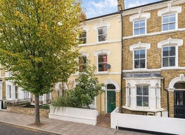 Properties for sale in Ferndale Road - SW4 7SE view1