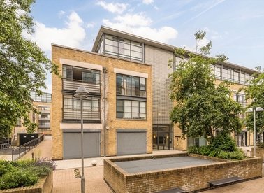 Properties for sale in Ferry Lane - TW8 0BP view1