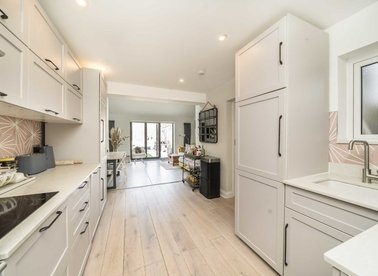 Properties for sale in Finborough Road - SW17 9HY view1