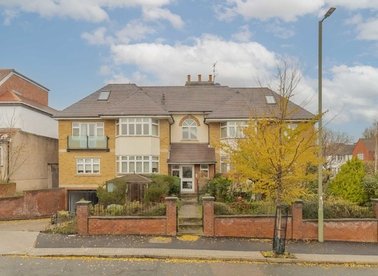 Properties for sale in Finchley Lane - NW4 1BW view1