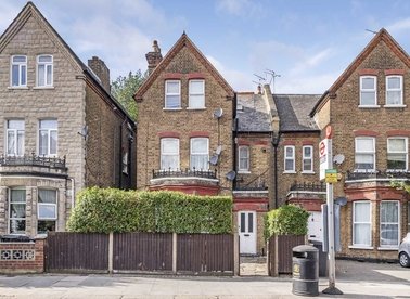 Properties for sale in Finchley Road - NW2 2JN view1