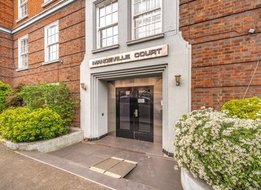 Properties for sale in Finchley Road - NW3 6HB view1