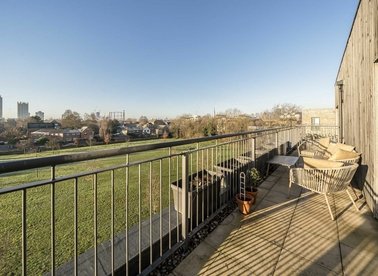 Properties for sale in Fisher Close - SE16 5AD view1