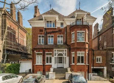Properties for sale in Fitzjohns Avenue - NW3 5LT view1