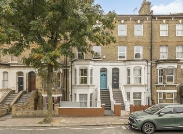 Properties for sale in Fonthill Road - N4 3HU view1