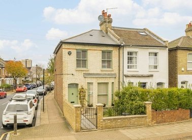 Properties for sale in Fountain Road - SW17 0HN view1