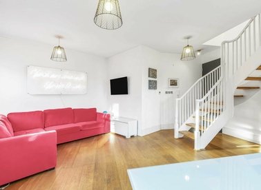 Properties for sale in Fulham Road - SW6 5NJ view1
