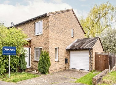 Properties for sale in Gale Close - TW12 3XP view1