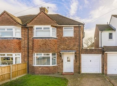 Properties for sale in Garden Close - TW12 3EG view1