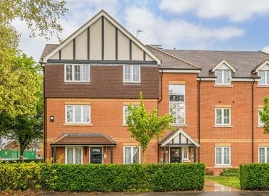 Properties for sale in Gatehouse Close - TW15 1HY view1