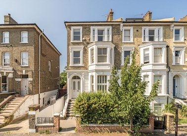 Properties for sale in Gauden Road - SW4 6LT view1
